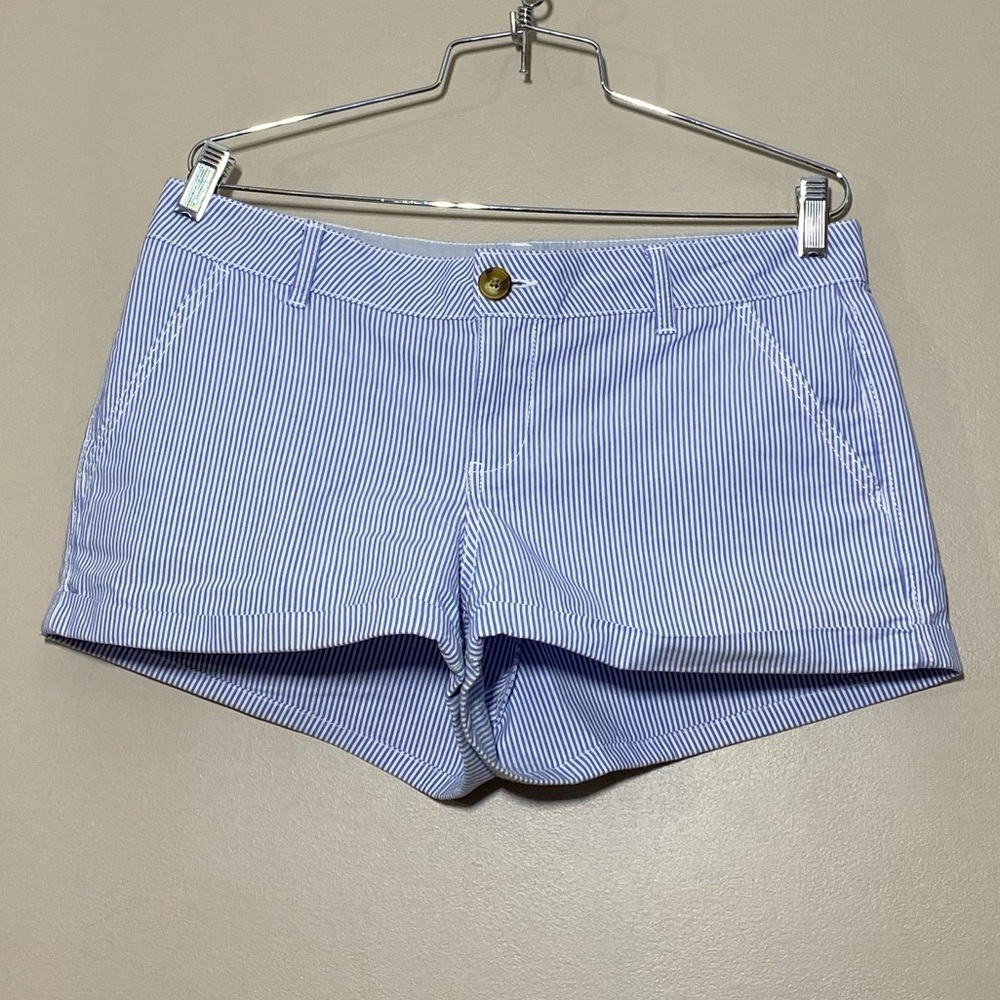 So || woman’s mid rise blue and white striped shorts size 11